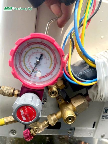 SHOWROOM OTO VINFAST