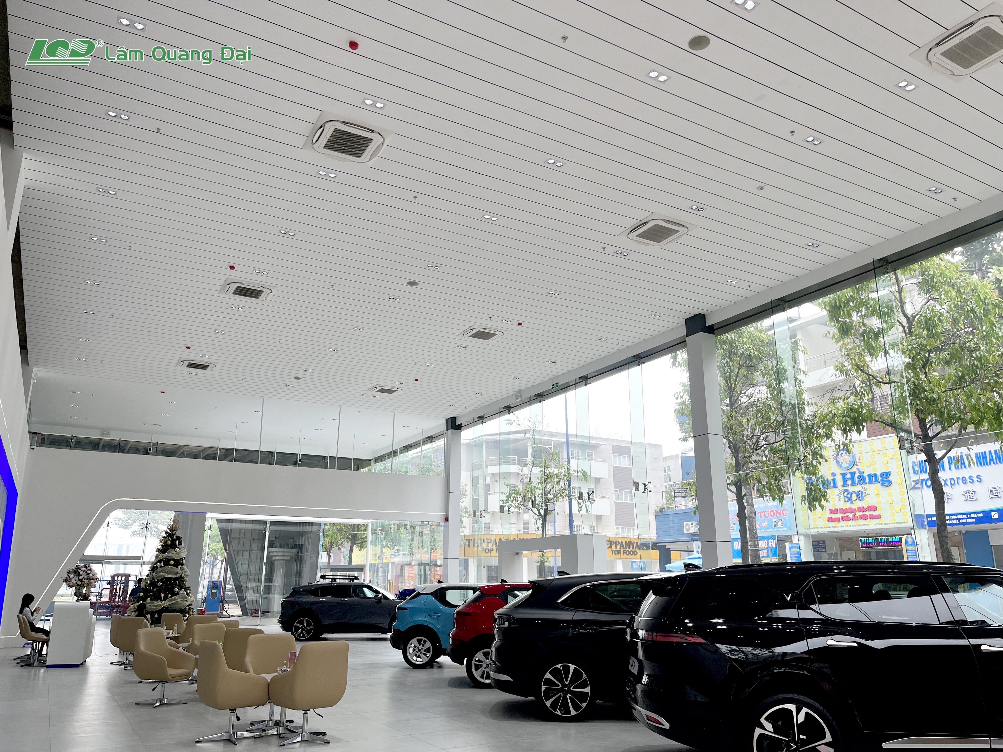 SHOWROOM OTO VINFAST